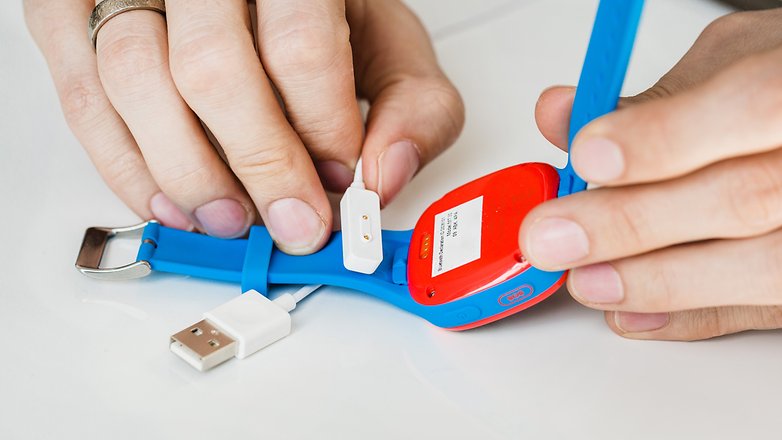 AndroidPIT tcl move familywatch 2196