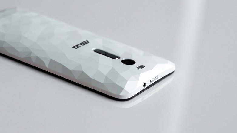AndroidPIT ASUS ZenFone 2 Deluxe 9690