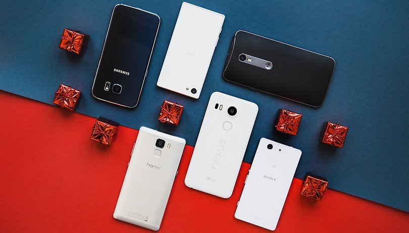 5 smartphone che non vorreste trovare sotto l'albero (se non per rivenderli!)