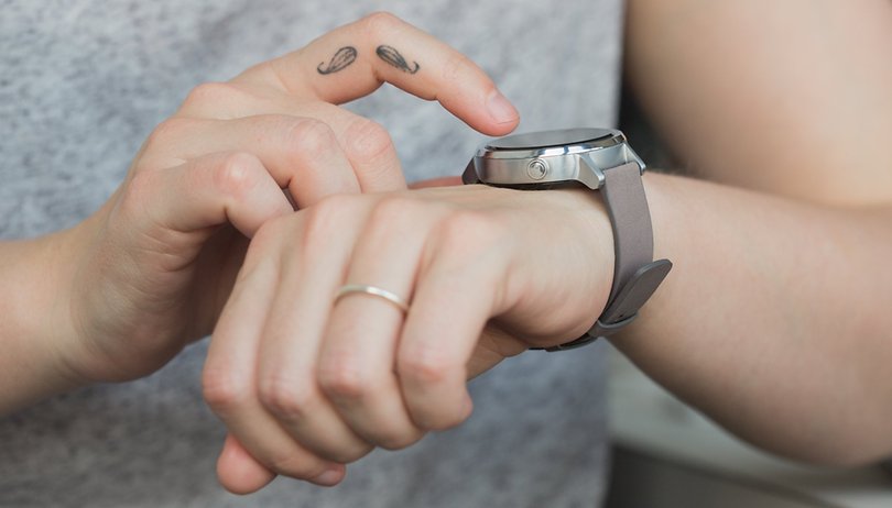 Android Wear vs Tizen: war of the watches