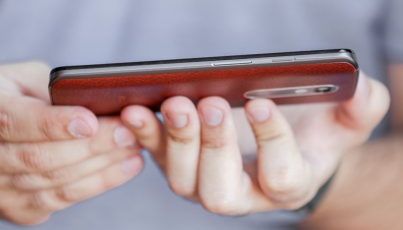 Este smartphone resiste a quedas de até 275 metros!
