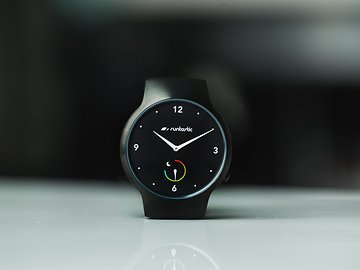 An&aacute;lisis del Runtastic Moment: Reloj anal&oacute;gico con alma de smartband