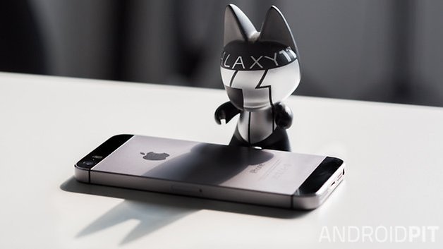 BATMAN Galaxy11 vs iphone 5S 4