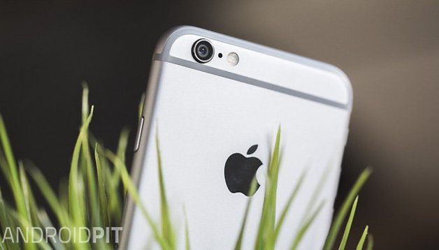 Perché un solo iPhone costa quanto tre Android?