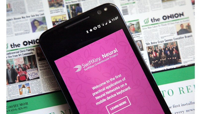 Swiftkey Neural sugere palavras de acordo com o contexto, mas não em português