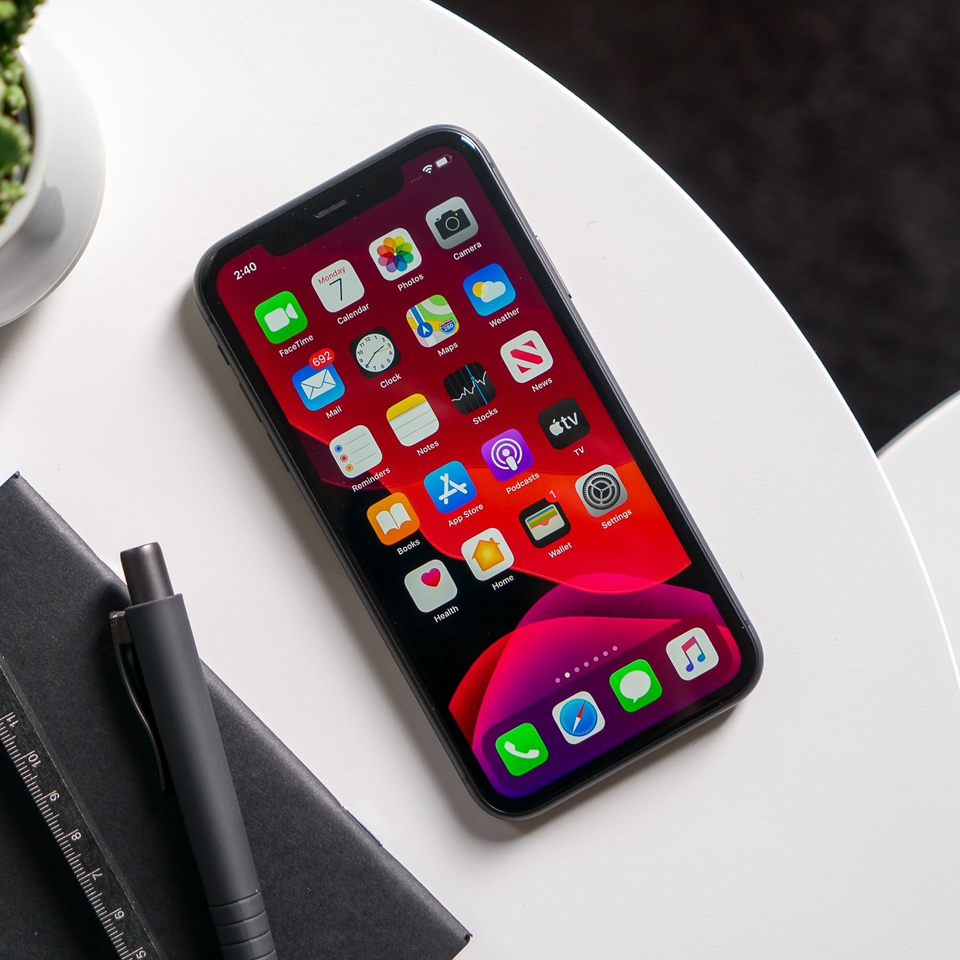 iphone 11 pro front screen