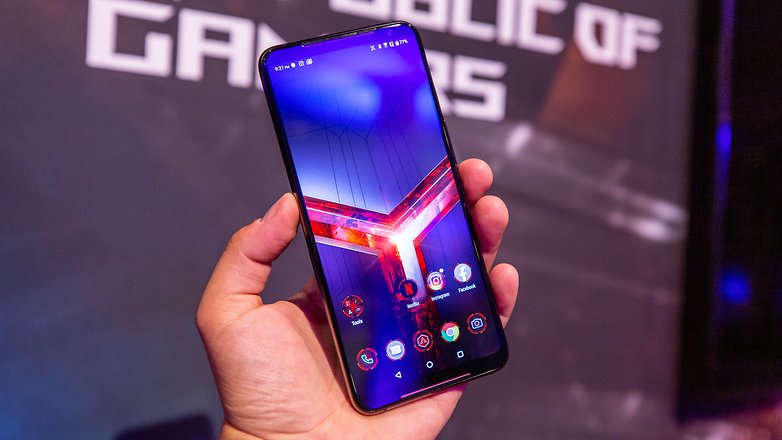 AndroidPIT asus rog phone ii full front