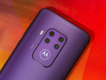 Primeiras impress&otilde;es do Motorola One Zoom: bom o bastante?