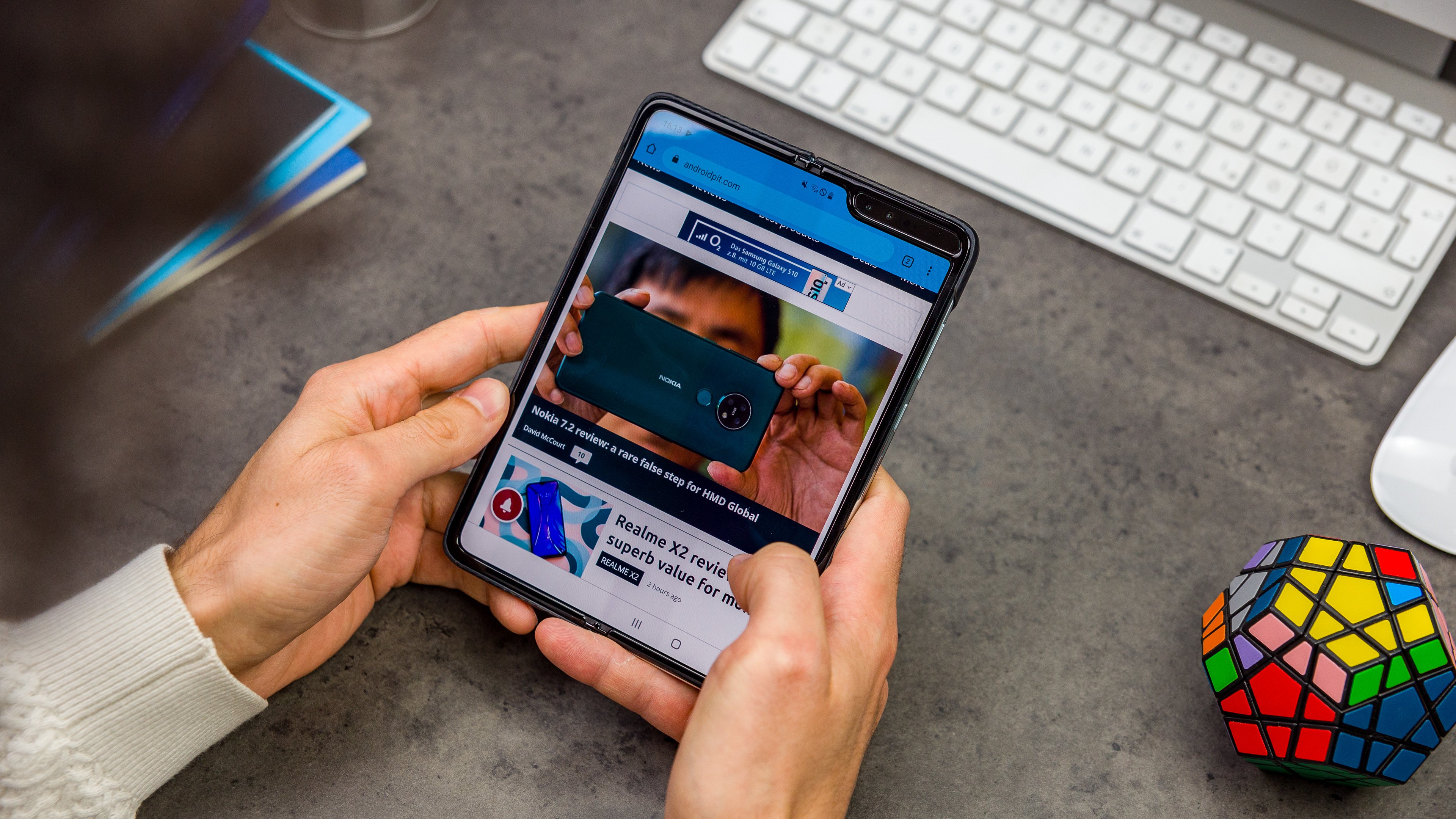 La 2 En Direct Sur Ordinateur Et Smartphone Les smartphones pliables prennent leur envol, la drôle de guerre des