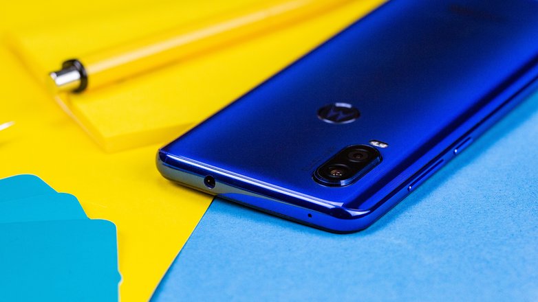 androidpit motorola one vision top headphone jack