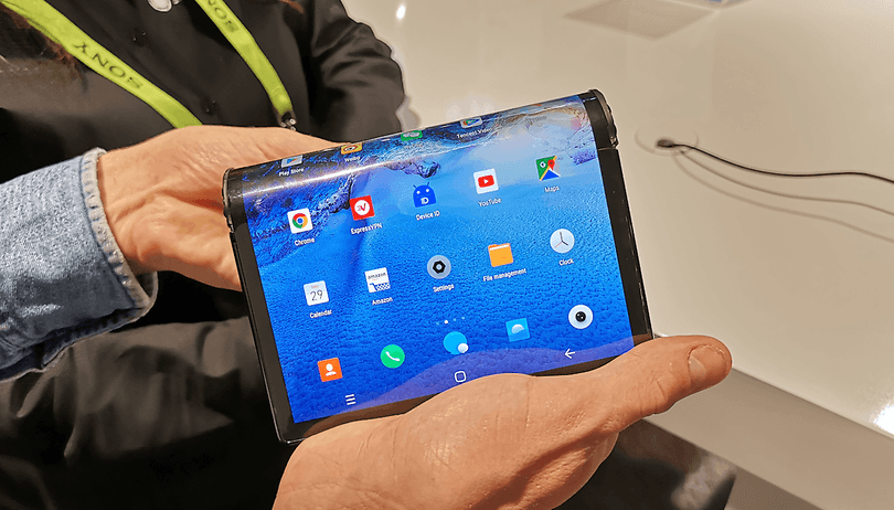 Plier un smartphone pliable du mauvais côté n'est pas une bonne idée