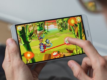 Tsch&ouml; PC und Konsole! Ich schnapp mir zum Zocken das Smartphone!