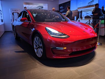 Tesla: protegido contra ladrones, optimizado para perros