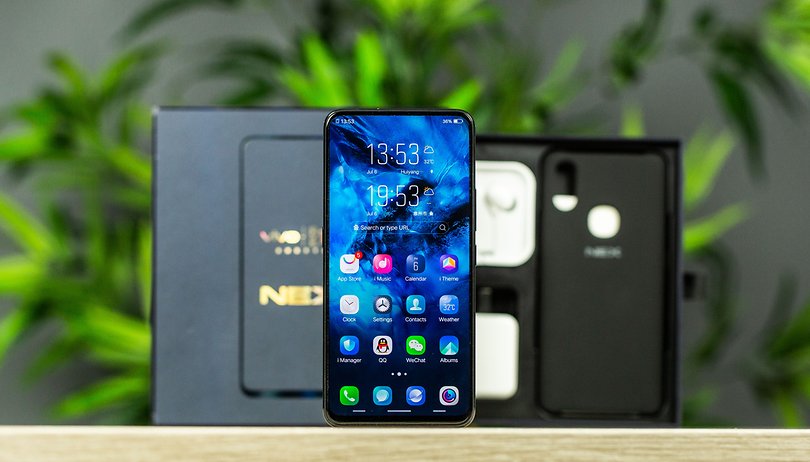 Vivo NEX 2 with a double display in first mysterious unboxing video