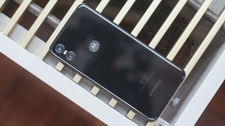AndroidPIT motorola one back