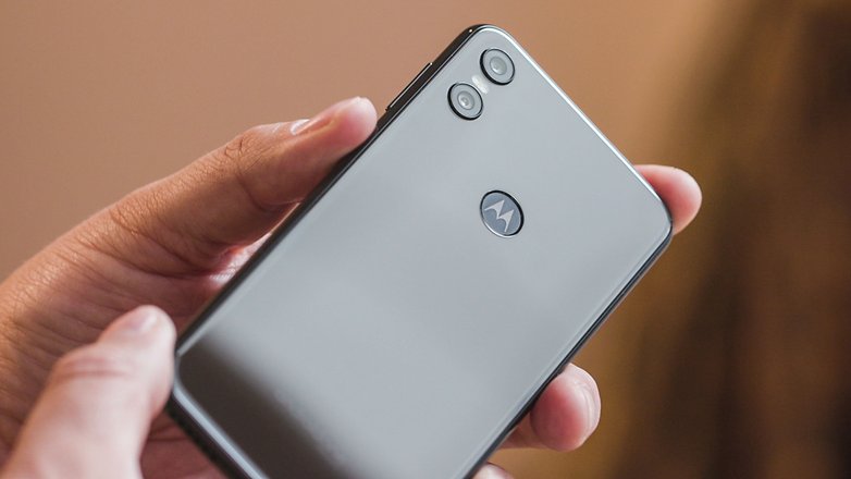AndroidPIT motorola one back2