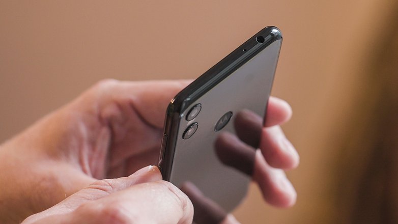 AndroidPIT motorola one headphone jack