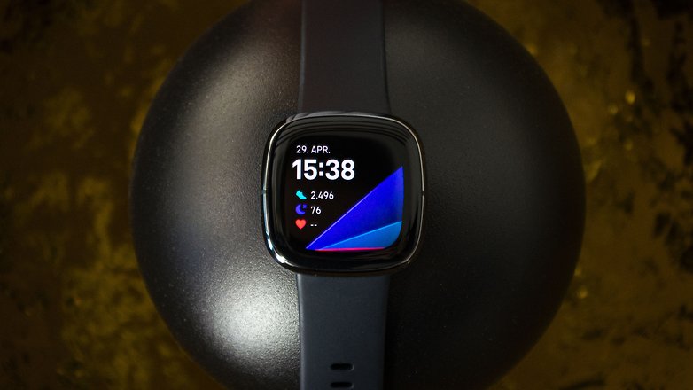 NextPit fitbit sense closeup2jpg