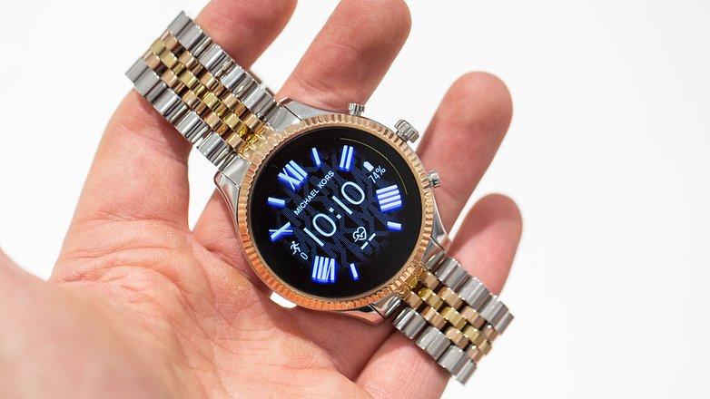smartwatch fossil vs michael kors watch