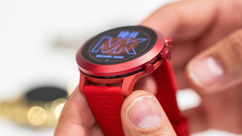 AndroidPIT fossil smartwatches michael kors side