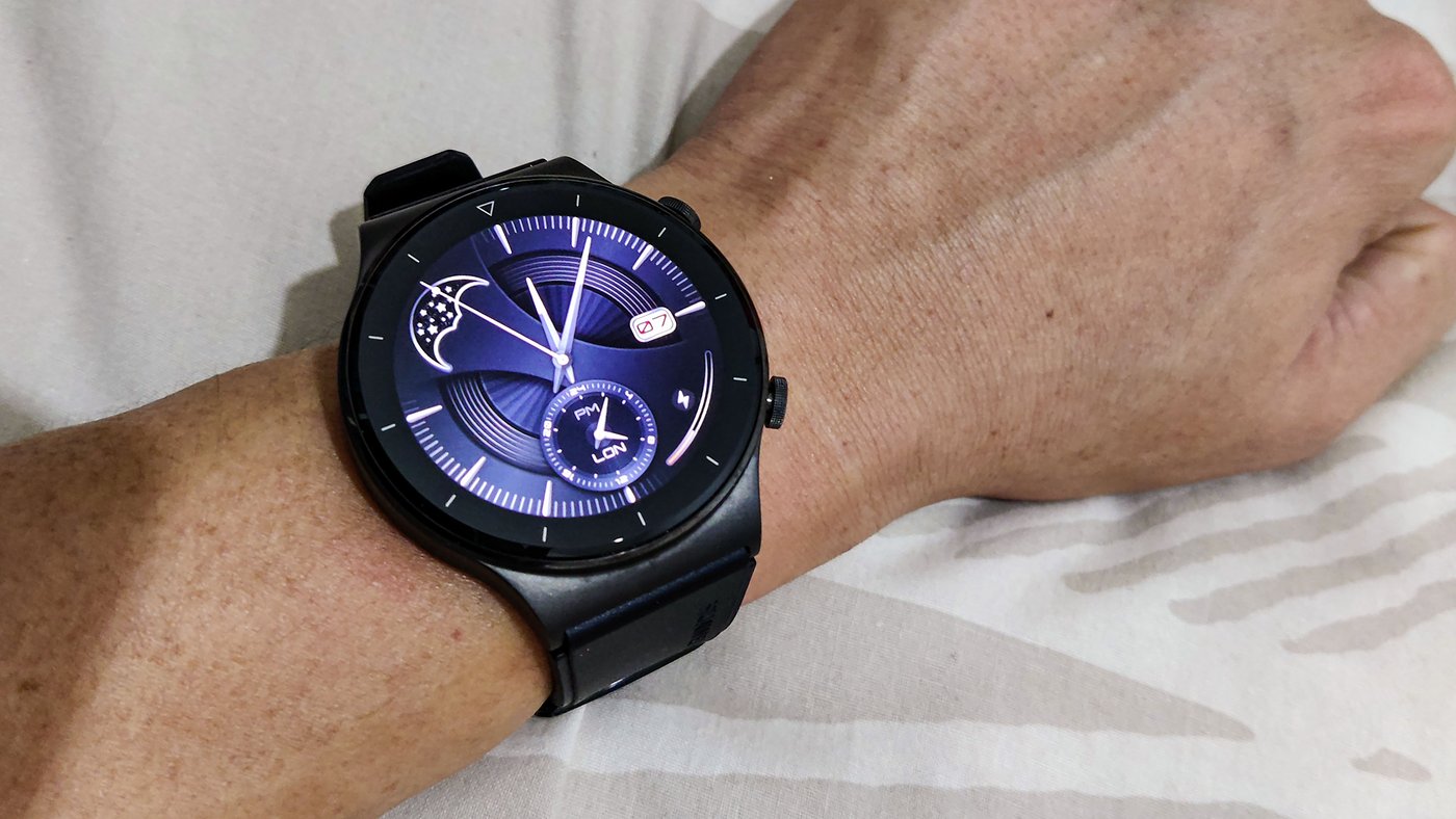 Samsung galaxy watch or huawei online gt2