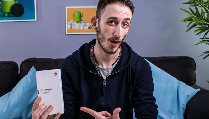 Huawei P Smart unboxing: 18:9, corpo in metallo e prezzo contenuto