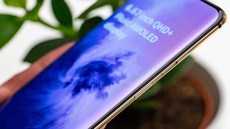 AndroidPIT oneplus 7 pro almond buttons
