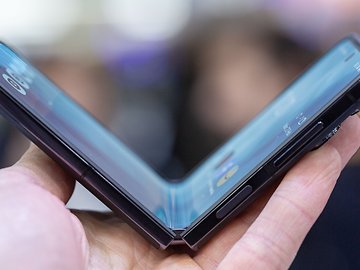 Le Galaxy Z Fold 5 aurait une charni&egrave;re moins durable pour garder cet avantage