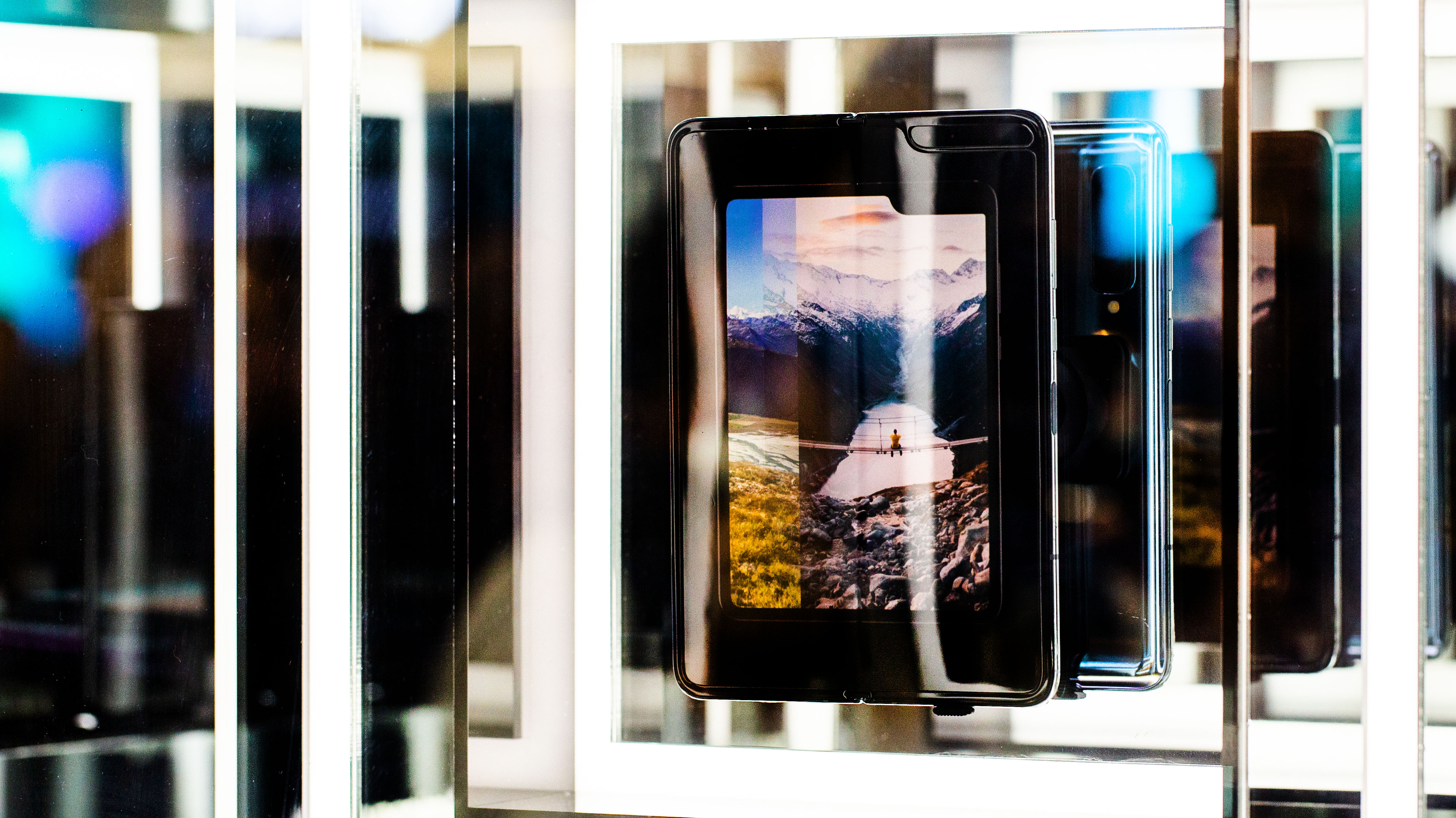 optus galaxy fold