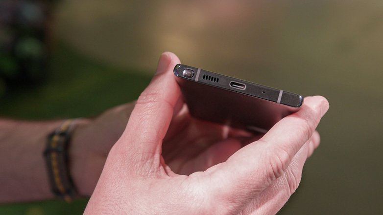 NextPit samsung galaxy note 20 bottom