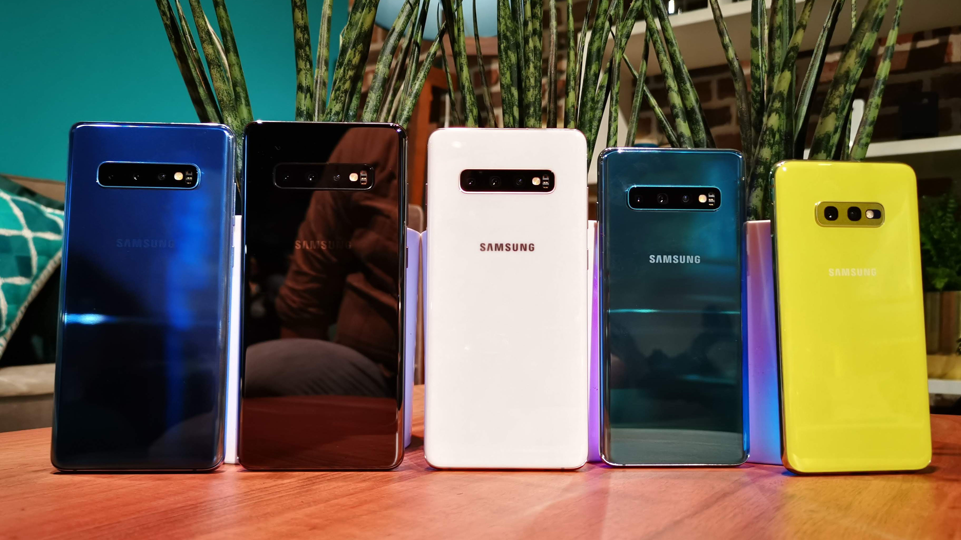 { rust dust } Samsung S10 Case