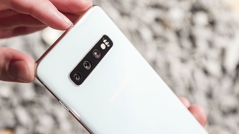 AndroidPIT samsung galaxy s10 back detail g3qt