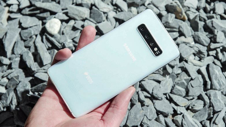 AndroidPIT samsung galaxy s10 back g3qt