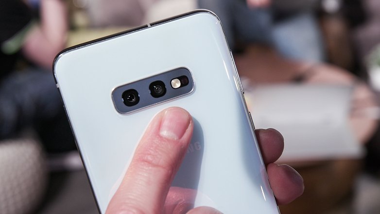 AndroidPIT samsung galaxy s10e camera closeup2