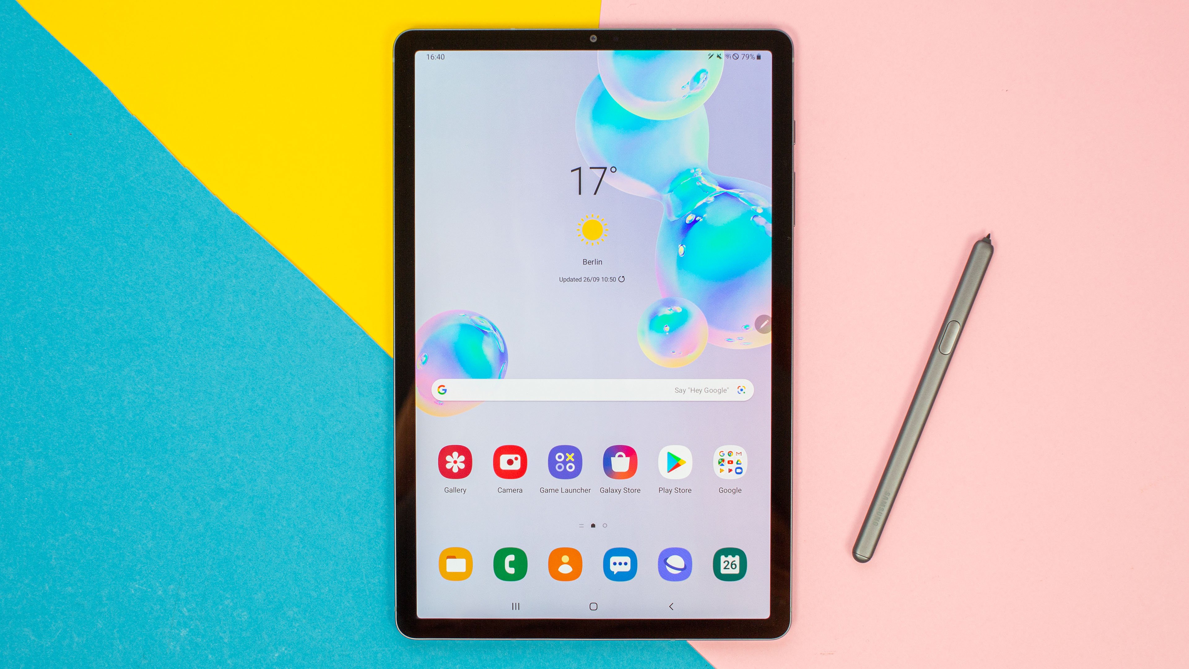 Galaxy Tab S6 : une tablette avec un stylet et un capteur d'empreintes sous  l'écran