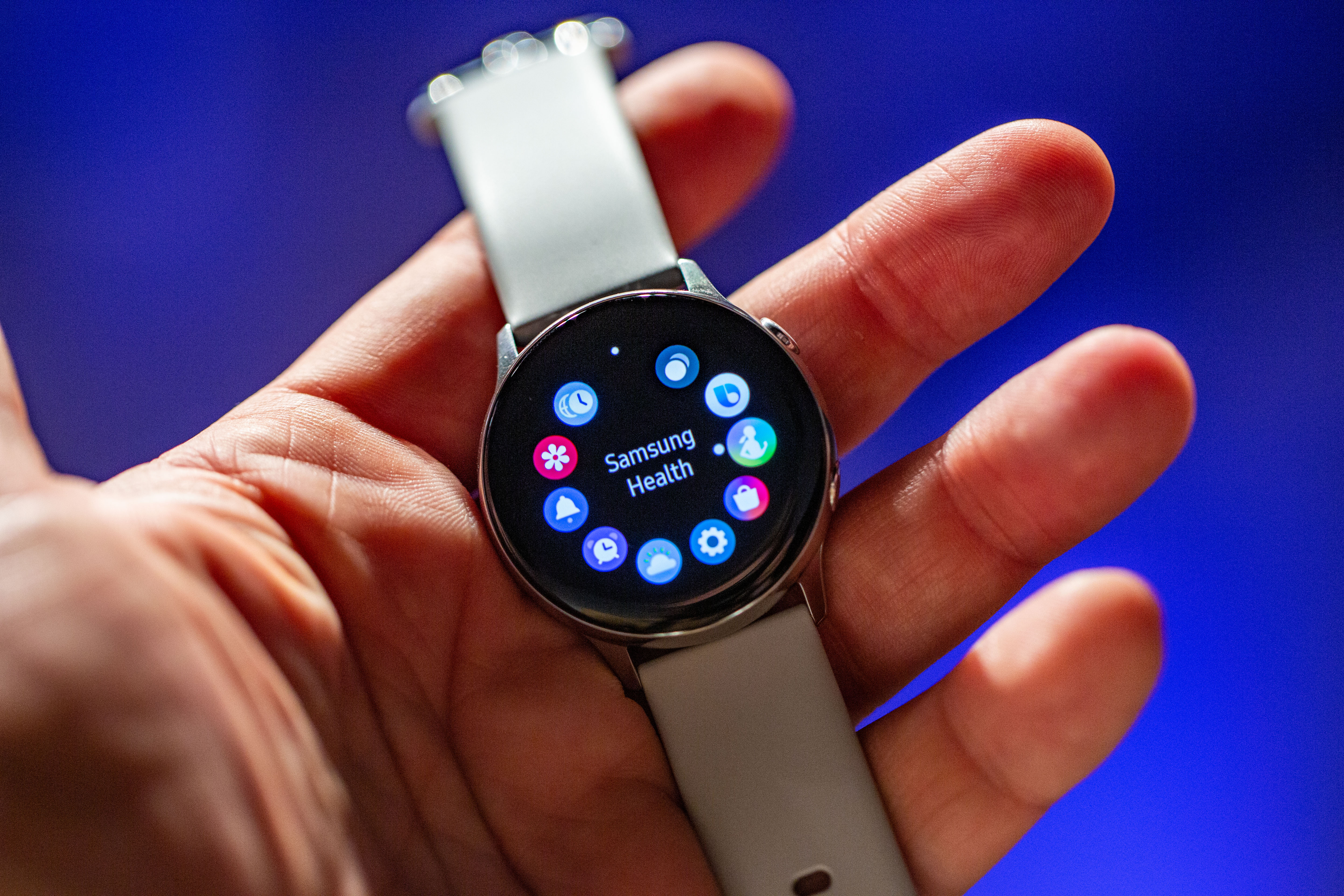 Galaxy watch wifi. Samsung Galaxy watch Active SM-r500. Samsung Galaxy watch модель SM-r500. Умные часы самсунг s10. Смарт часы самсунг 2022.