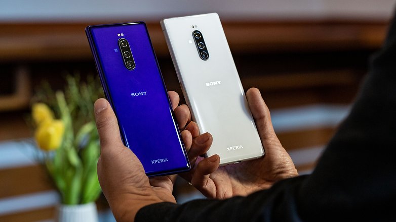 AndroidPIT sony xperia 1 back hands 2cv