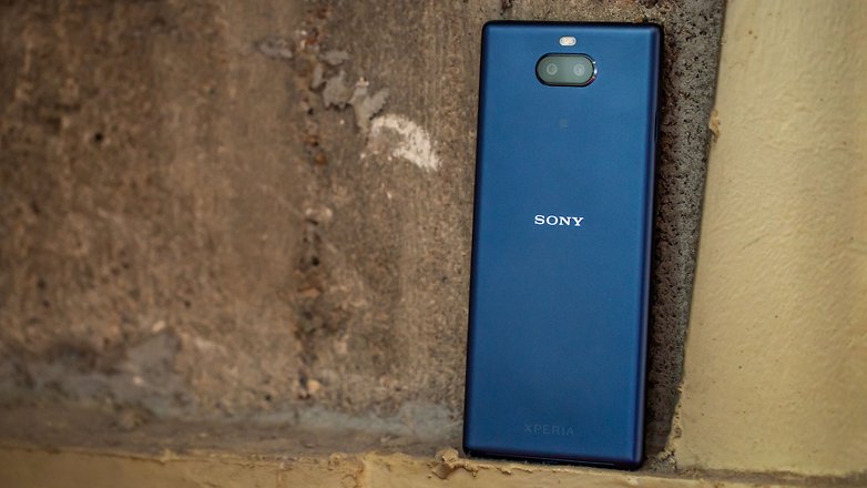 AndroidPIT sony xperia 10 plus back gt5