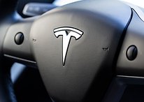Tesla delays production of Semi Truck to 2020