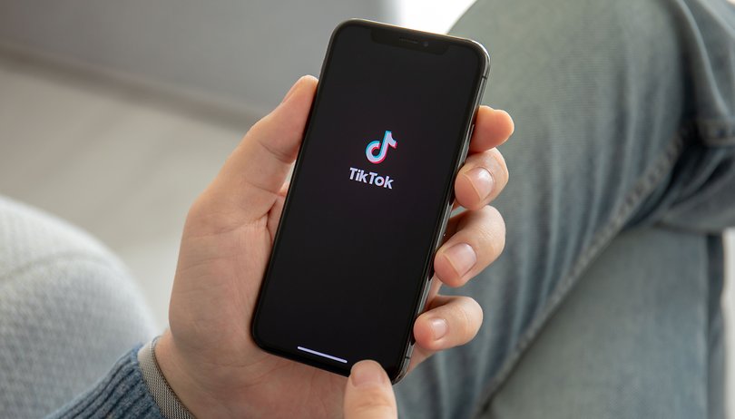 TikTok conferma di essere pronta a produrre uno smartphone