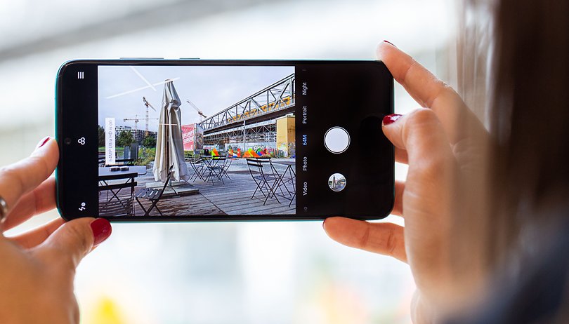 Smartphones bis 300 Euro: volle Leistung zum halben Preis