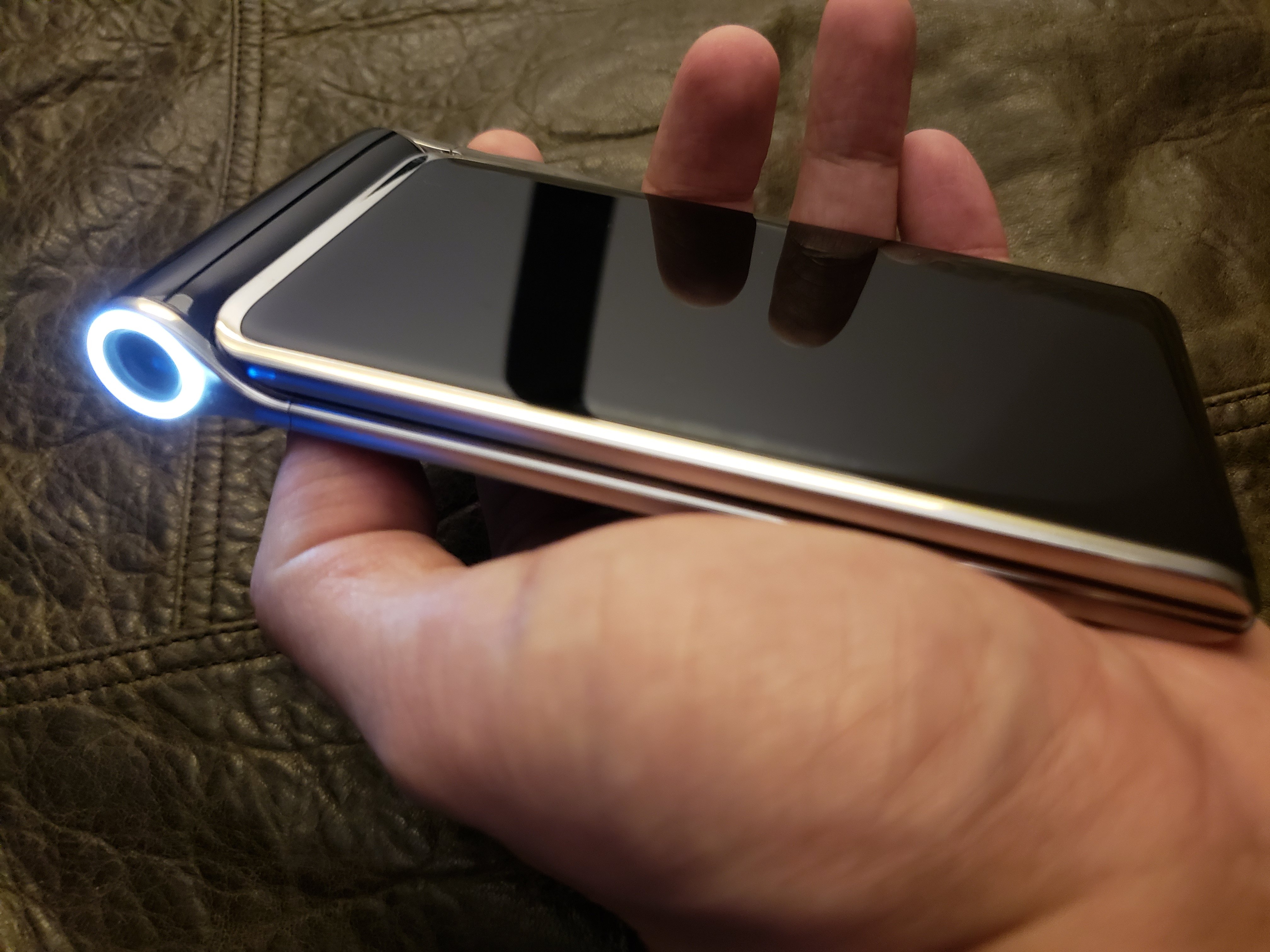 Universal phone. Смартфон Turing HUBBLEPHONE. Turing HUBBLEPHONE.