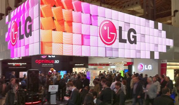 LG MWC LG Optimus 4X, Vu, 3D Max L7 videos hands on