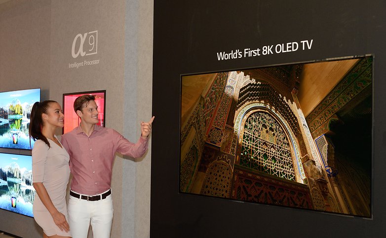 LGE 8K OLED TV 01