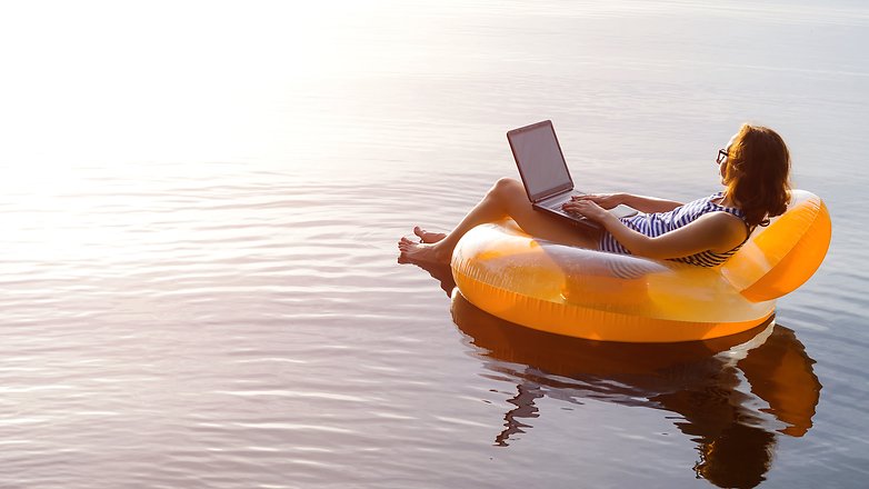 remote work freelance lifestyle away office 04