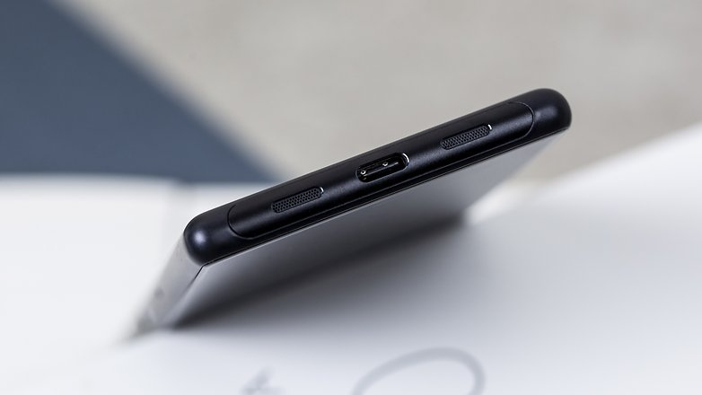 Sony Xperia 10 06