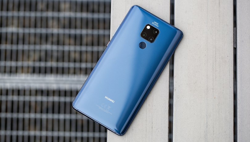 Huawei Mate 30 Lite svelato da queste immagini reali