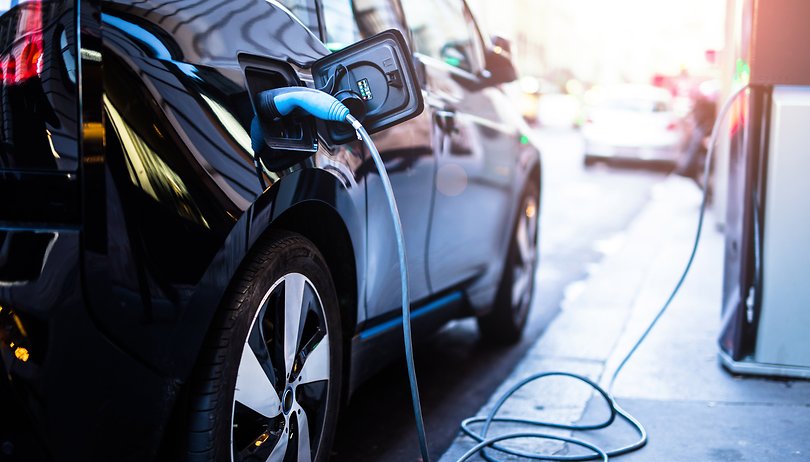 Auto elettrica o ibrida? Ecco le differenze che vi aiuteranno a scegliere