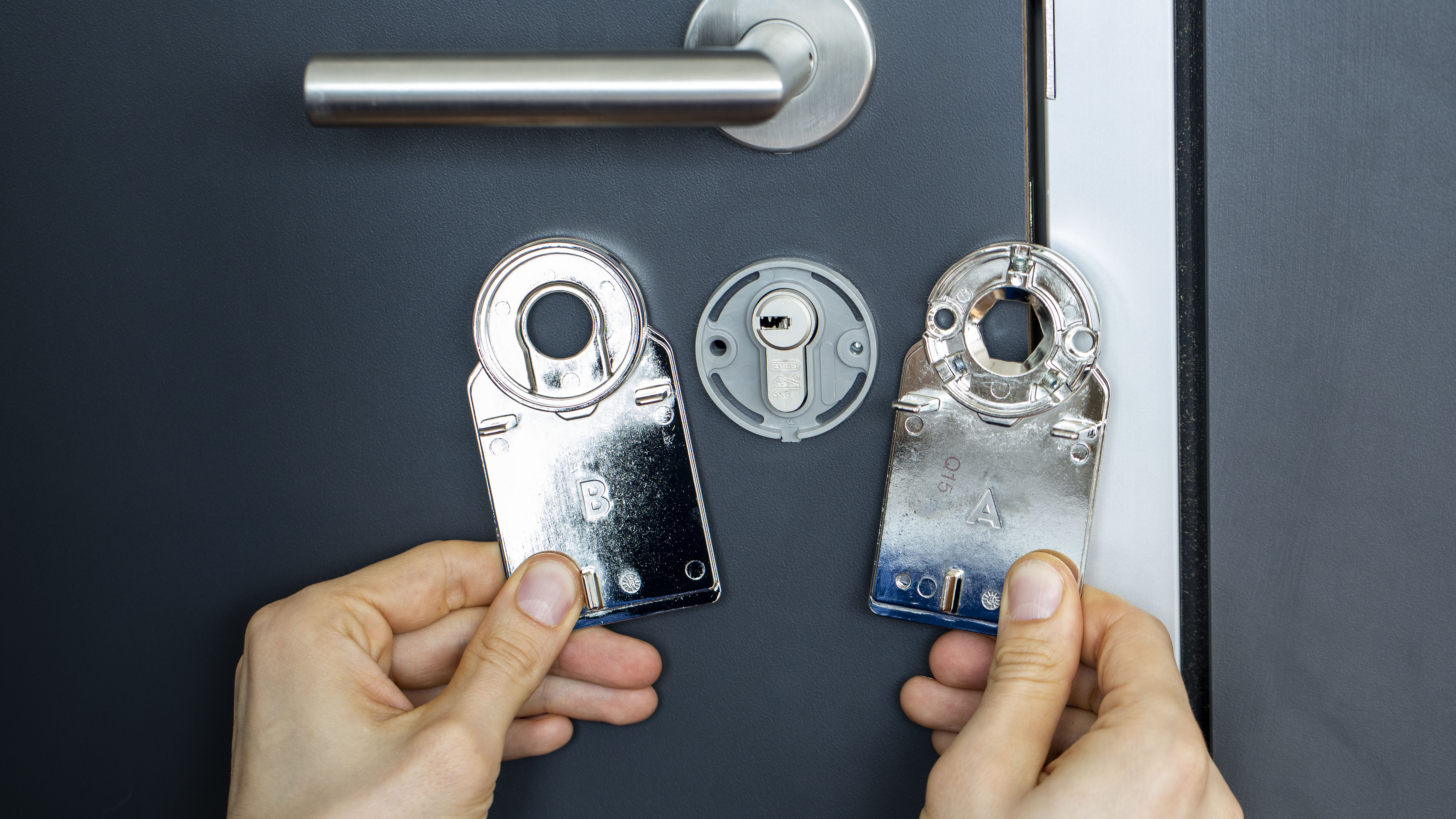 The Nuki Smart Lock 2 0 Is An Airbnb Host S Dream Androidpit