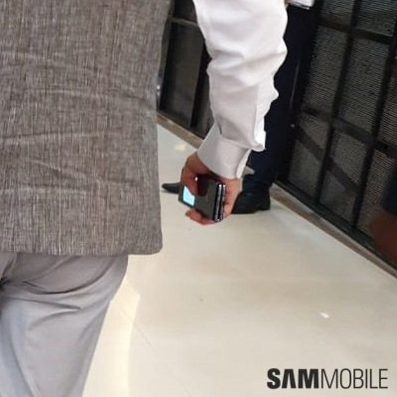 galaxy fold leak image 1